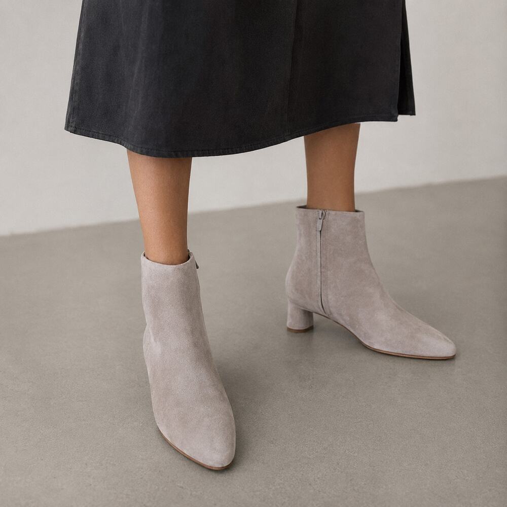Vince Hilda Ankle Boots Womens 9.5M Gray Leather Suede Zip Bootie
